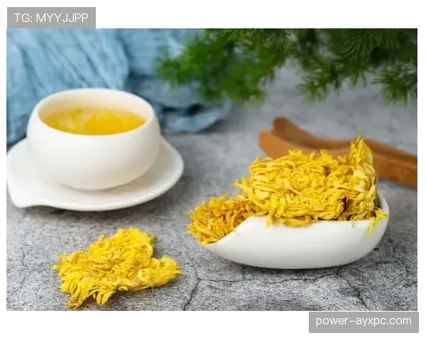 莱万每天凌晨四点喝黑咖啡啃鸡胸肉,老婆说他闻起来像健身房的抹布 莱万每天凌晨四点喝黑咖啡啃鸡胸肉,老婆说他闻起来像健身房的抹布